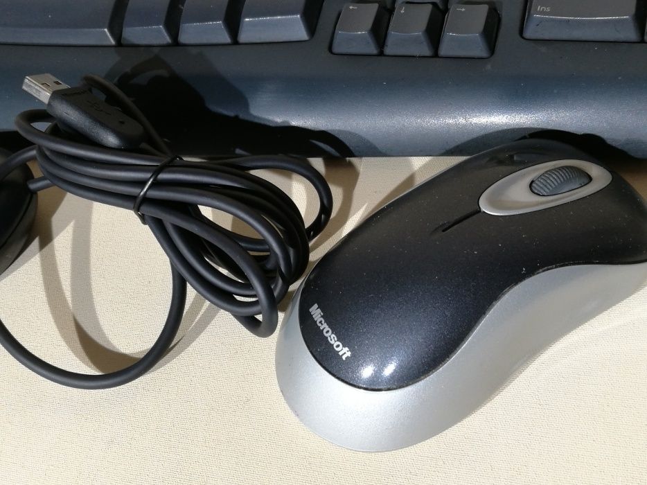 Klawiatura bezprzewodowa z myszką Microsoft