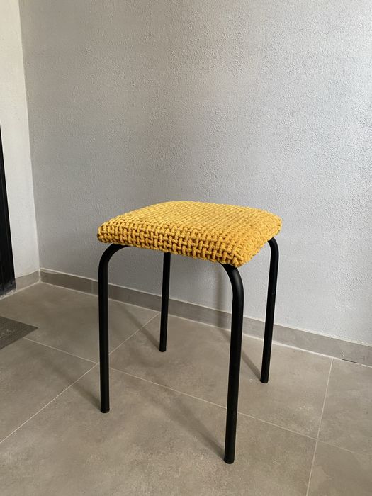 Табурет с мягким сидением