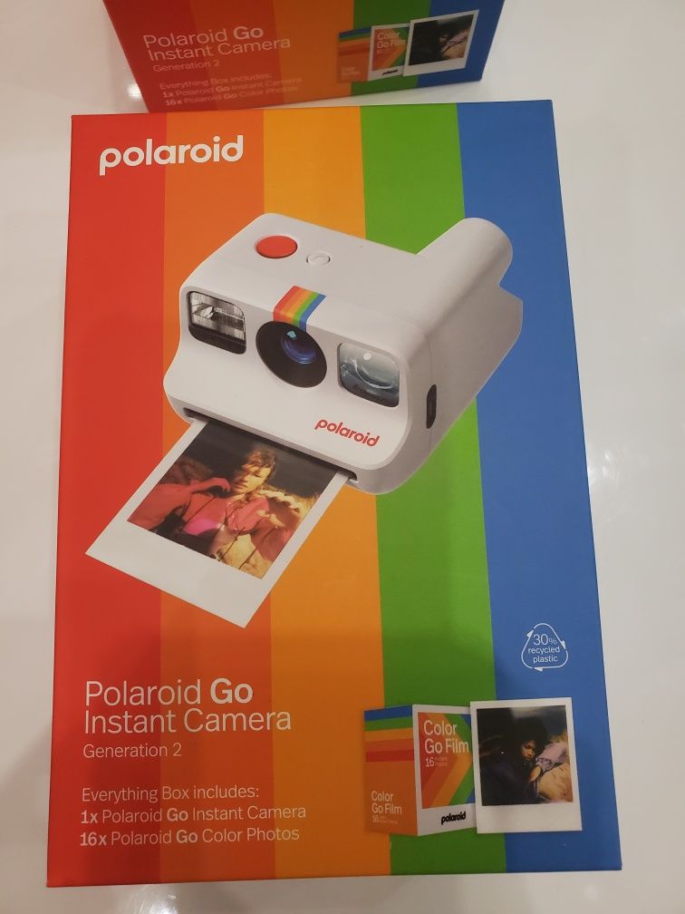 Polaroid Go Generation 2 - Міні-камера + плівка (16 фото в комплекті)