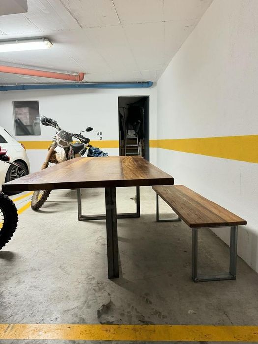 Mesa jantar em madeira exótica feita à mão