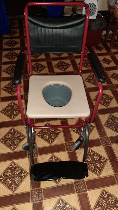 Продам кресло-каталку с туалетом,новое