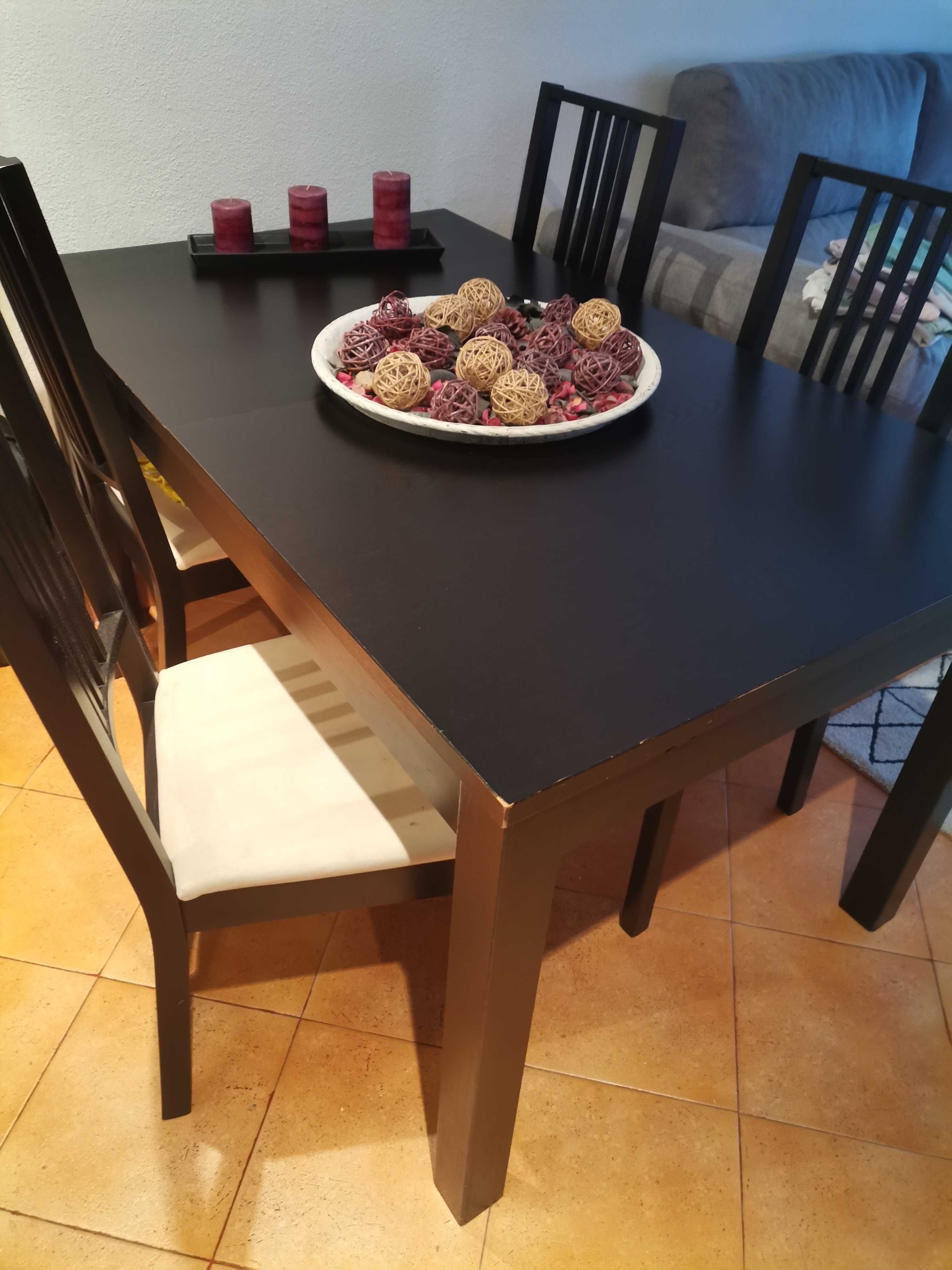 Mesa Sala extensível + 4 cadeiras