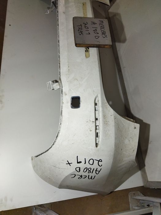 Parachoque Mercedes B180 trás 2019