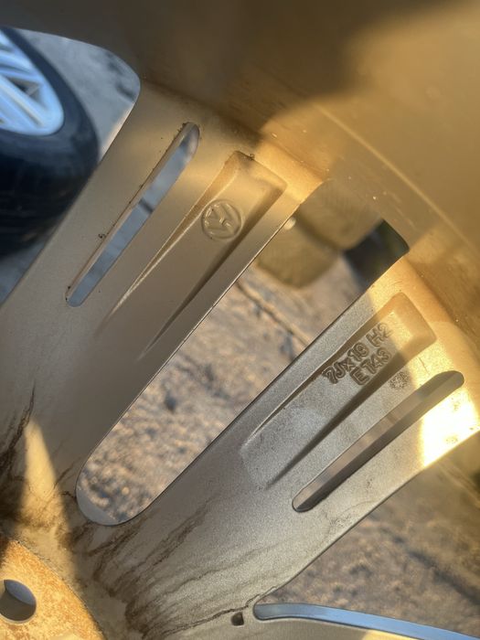 Touareg II  235/50/19 koła 5x130 zimowe