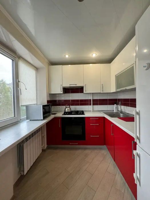 Продам с ремонтом 3к квартира ж/м Тополь-1