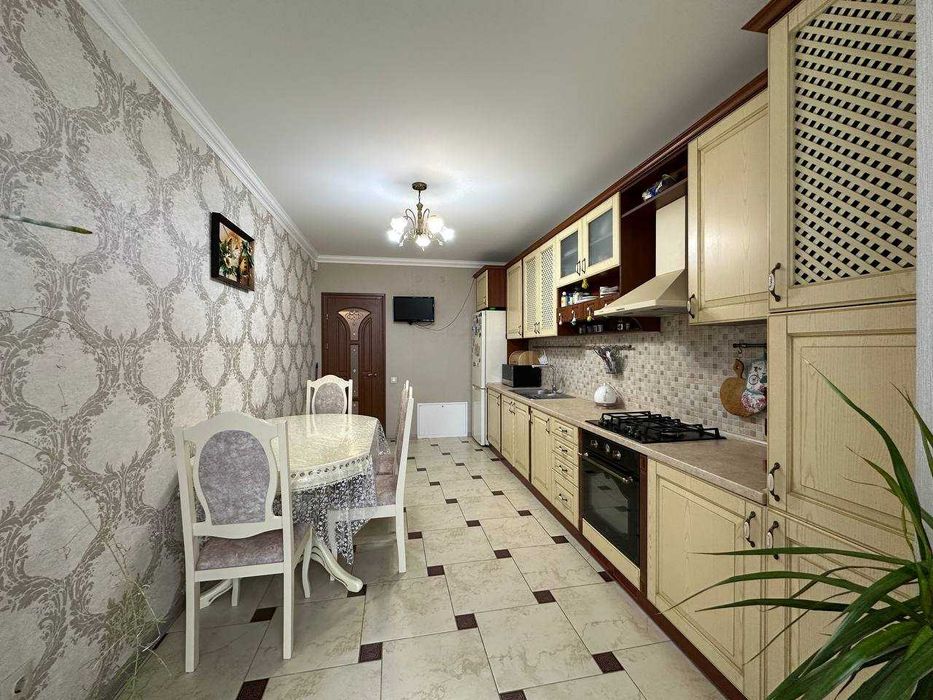 Без комісії ! 3к квартира з ремонтом. Львів, вул. Б.Хмельницького.