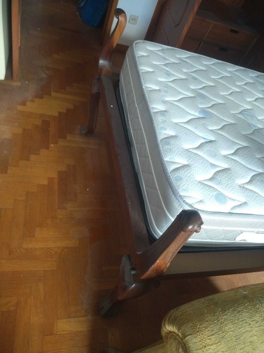 Cama solteiro estilo clássico madeira maciça