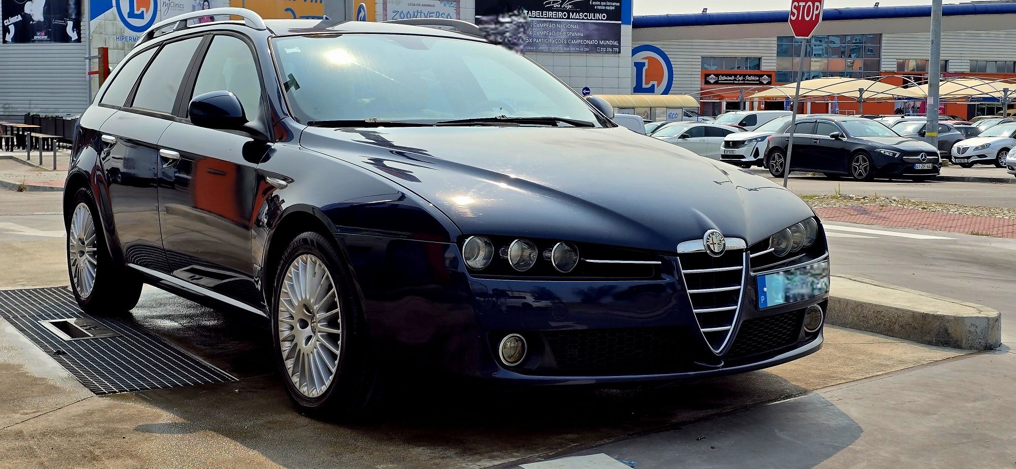 Alfa romeu 159 jtd 1.9 120 mil kms 
1
-