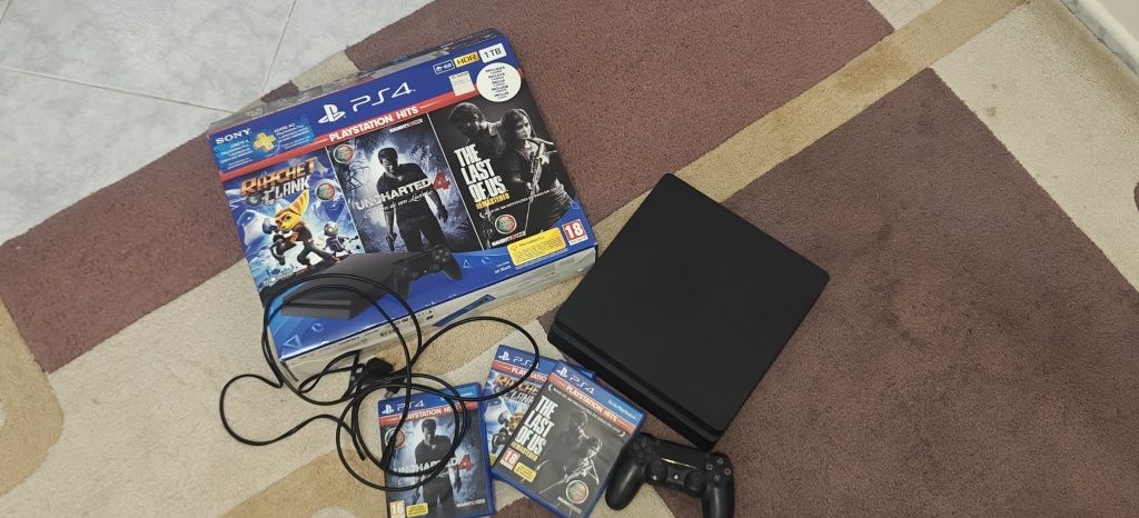 PS 4 slim  1 TB/ +3 jogos