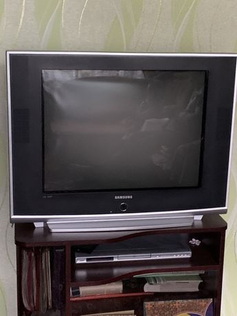 Телевизор Samsung диаг 53 см рабочий в идеальном состоянии