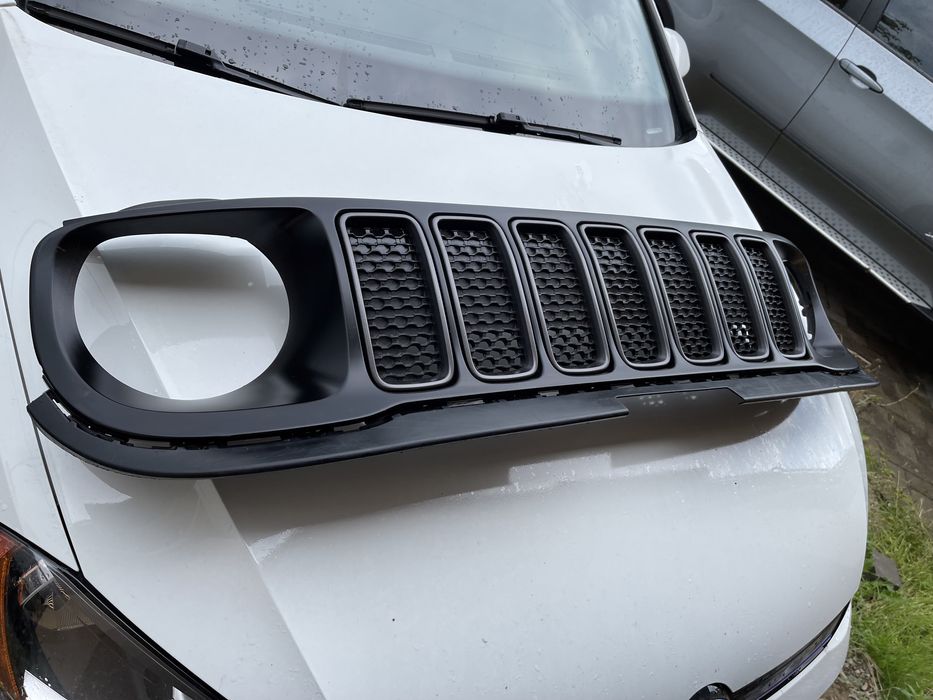 Jeep Renegade решітка рестайл