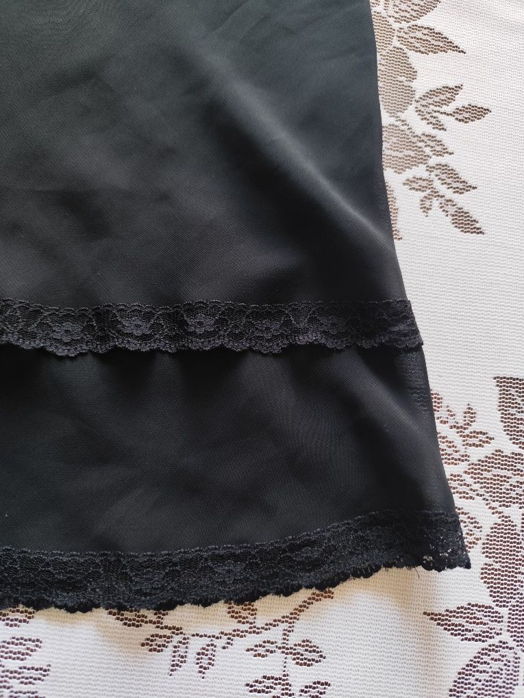 Koszulka nocna z koronką wiązana na szyi rozm 38C. Hunkemoller.