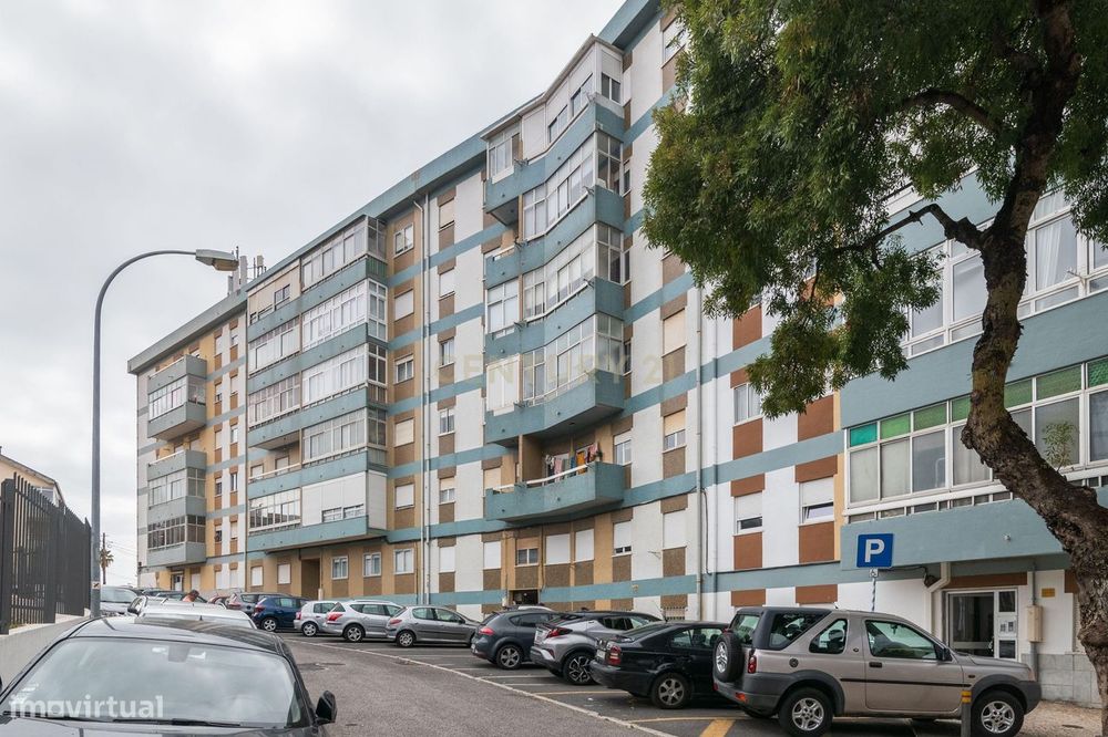 Apartamento T2 no centro de Queijas – com elevador!
