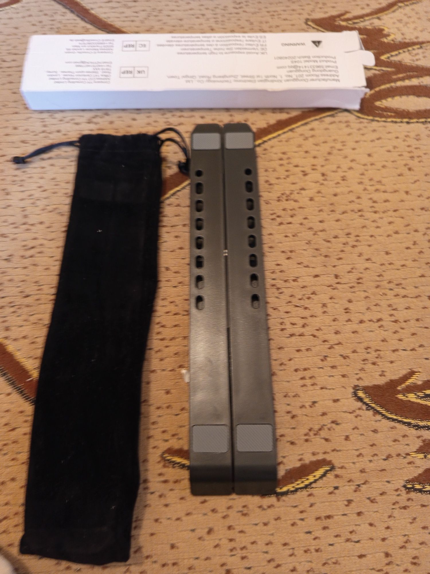 Stojak pod laptopa