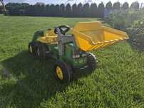 Traktor z przyczepką na pedały