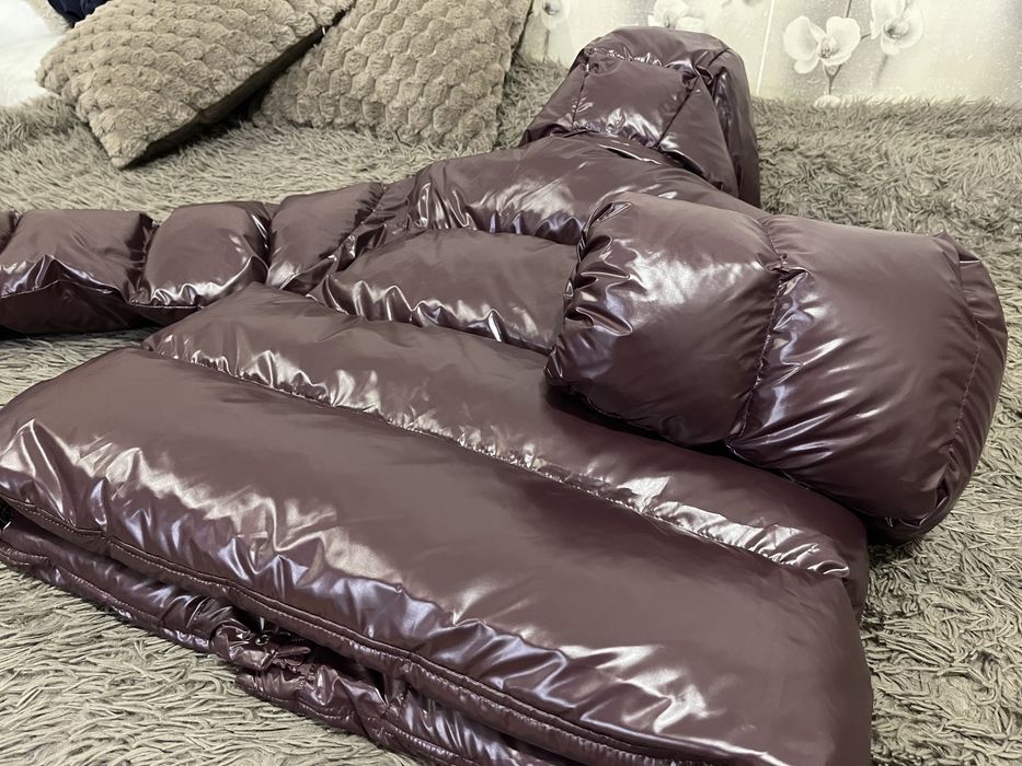 Пуховик лаковий