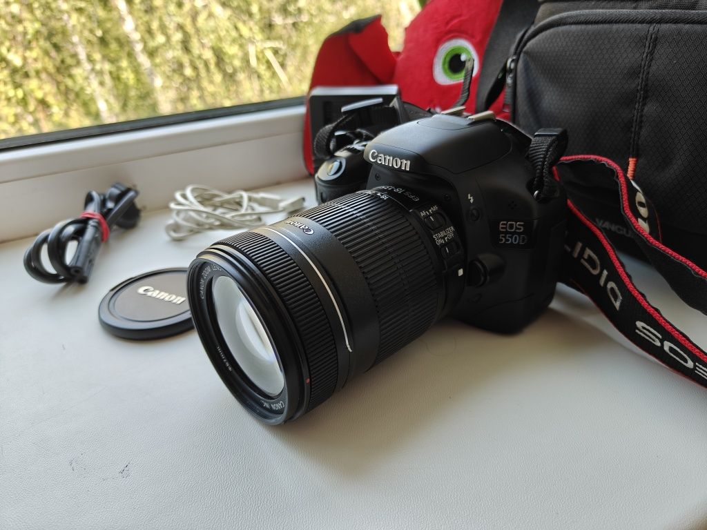 Фотоаппарат Canon eos 550d + efs 18-135mm 3.5-5.6 is
