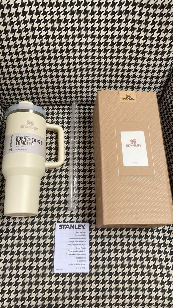 Kubek Stanley pojemność 1180 ml kolor beż