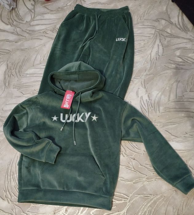 Велюровий костюм жіночий JJF