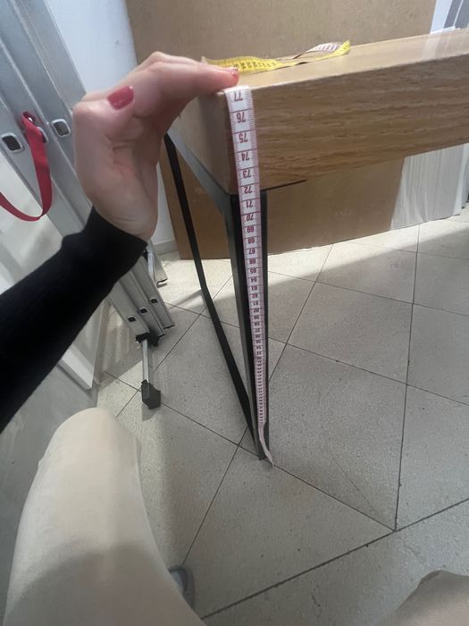 Stół dębowy z metalowymi nogami