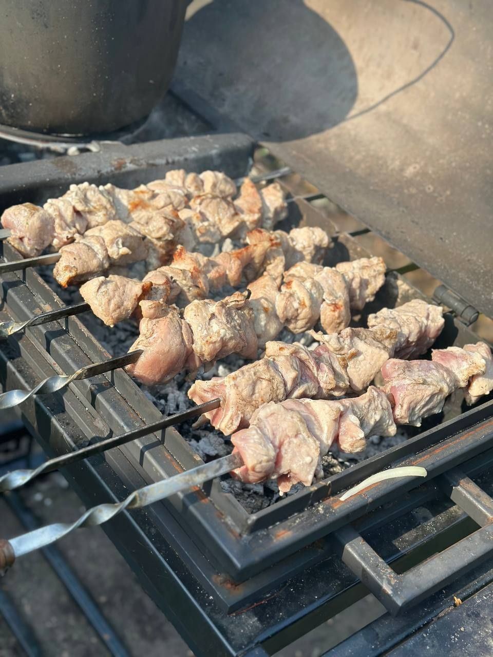 Оренда Біседки біля ставка