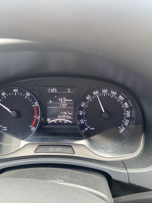 Продам своє авто Skoda Fabia 2016