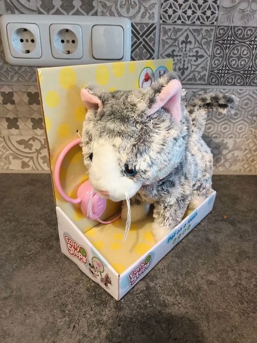 Interaktywny chodzący kotek na smyczy