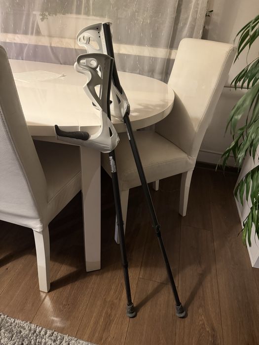 Kule szare praktycznie nowe