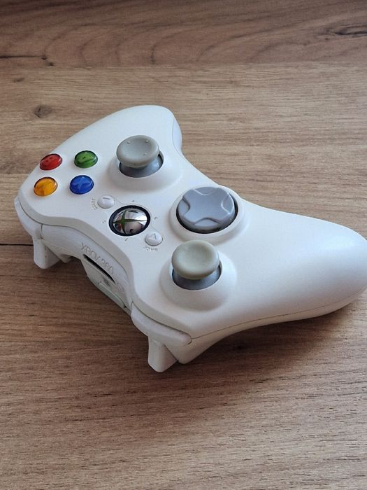 Xbox 360 slim 4GB white/biały edycja limitowana