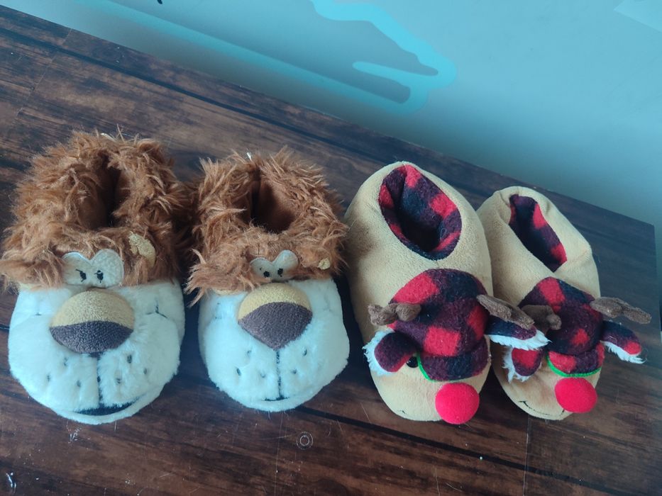 Ciapki bambosze kapcie dziecięce rozm ok 22 renifer 2 szt
