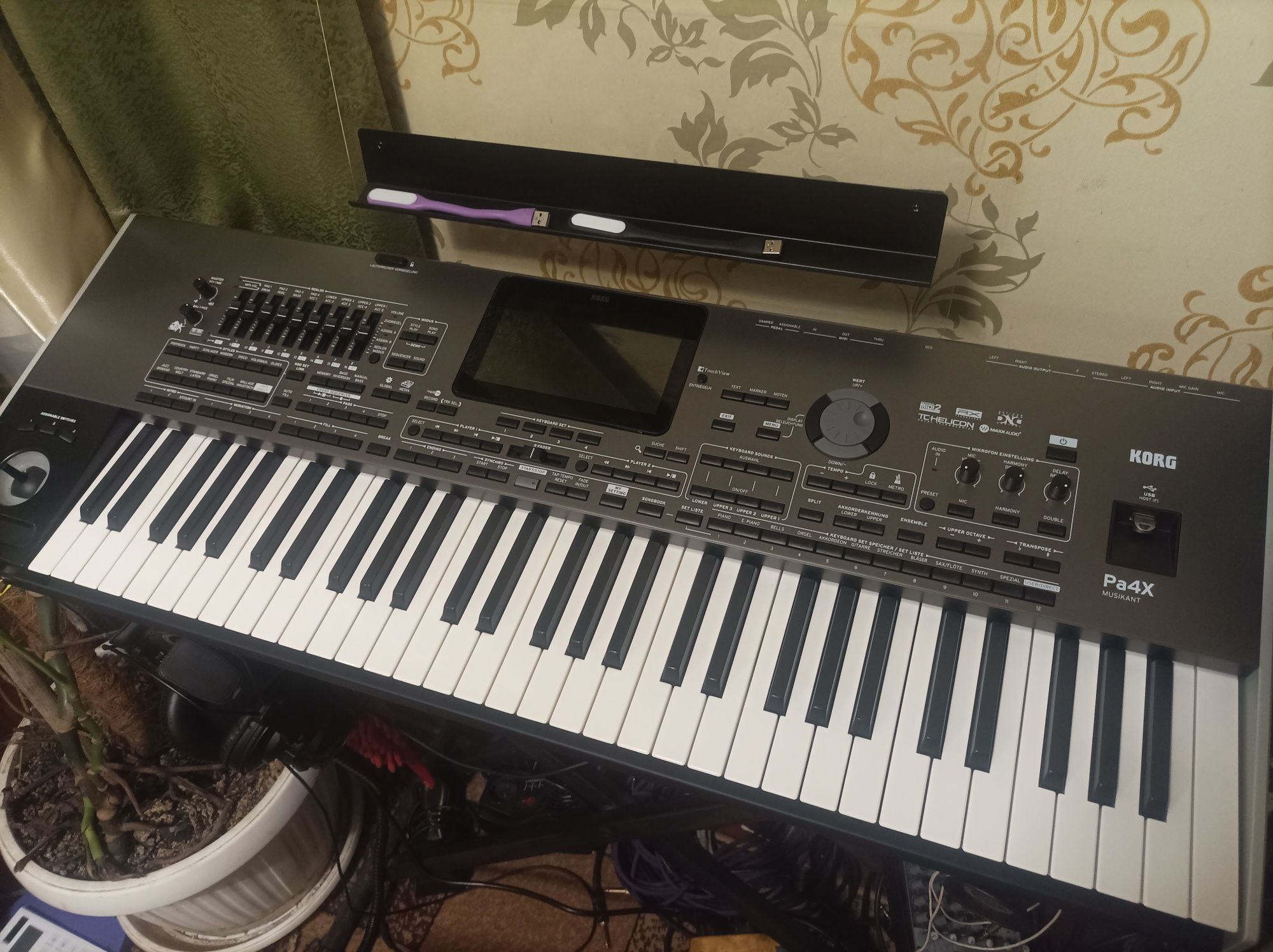 Korg pa 4x. Корг ПА-4x  Синтизатор.