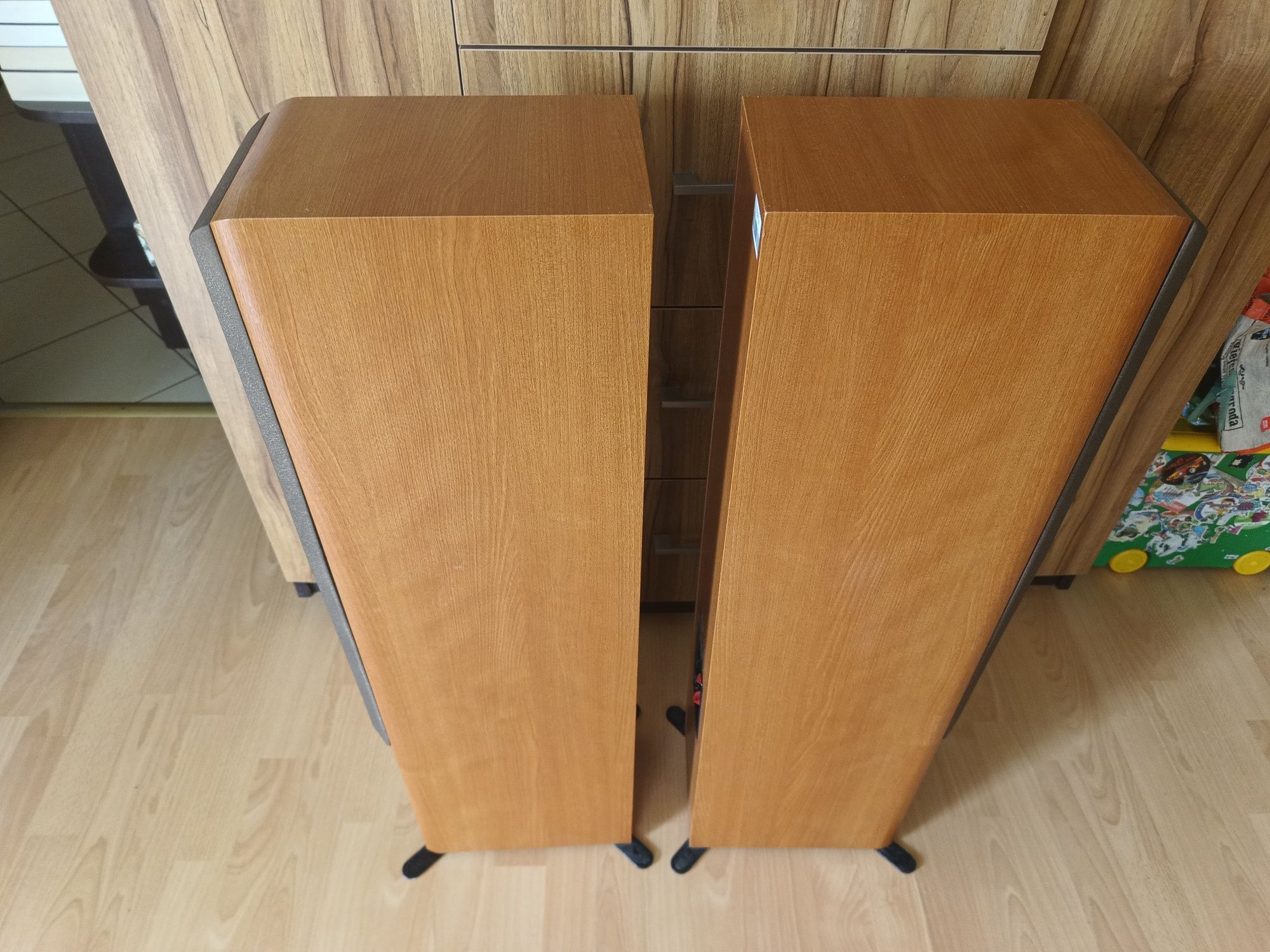 Kolumny podłogowe Yamaha model NS-150