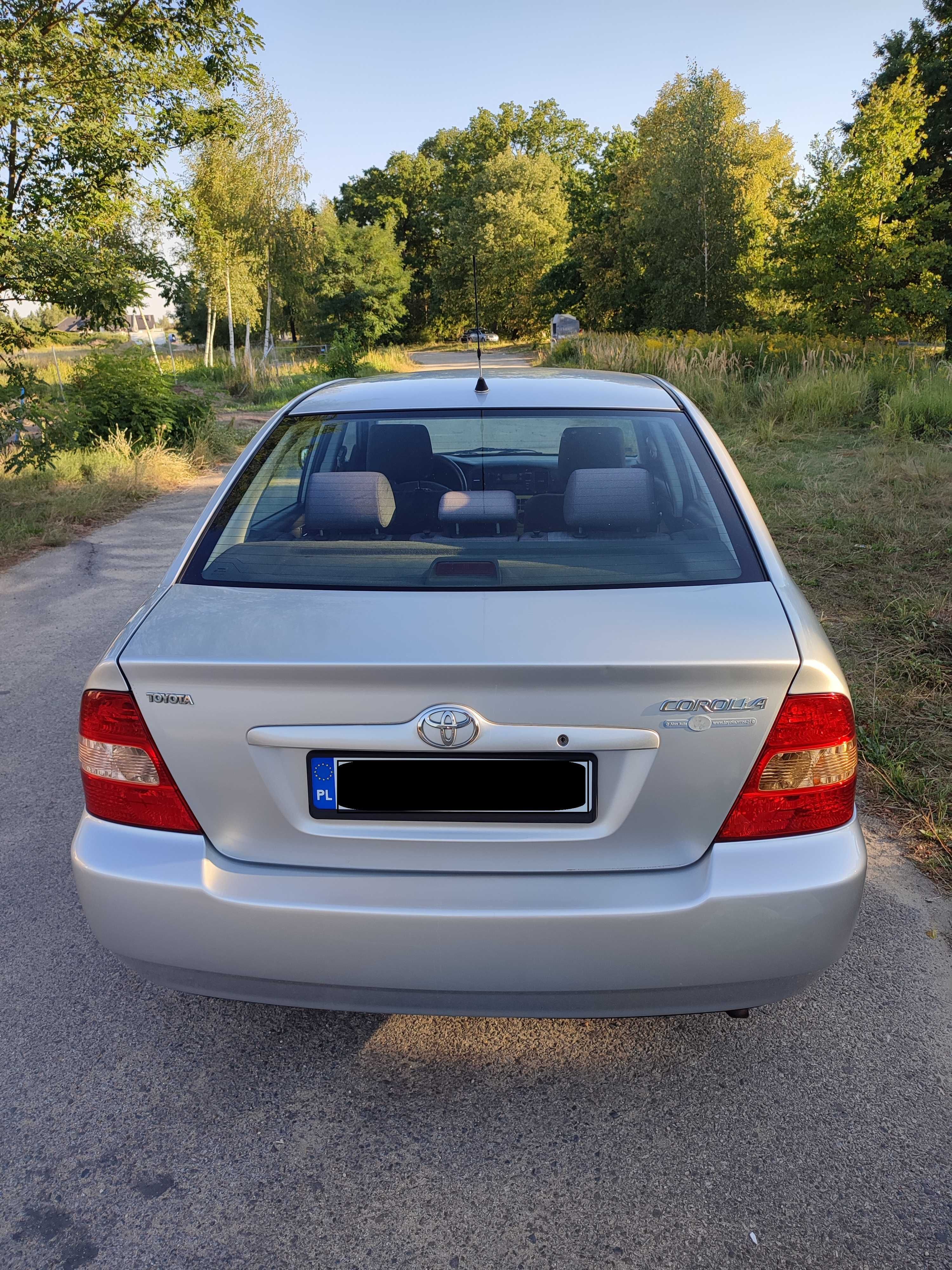 Toyota Corolla E12 rok 2004 - stan dobry, drugi właściciel