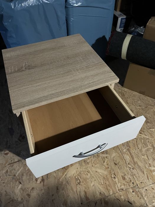 Szafka nocna na kółkach