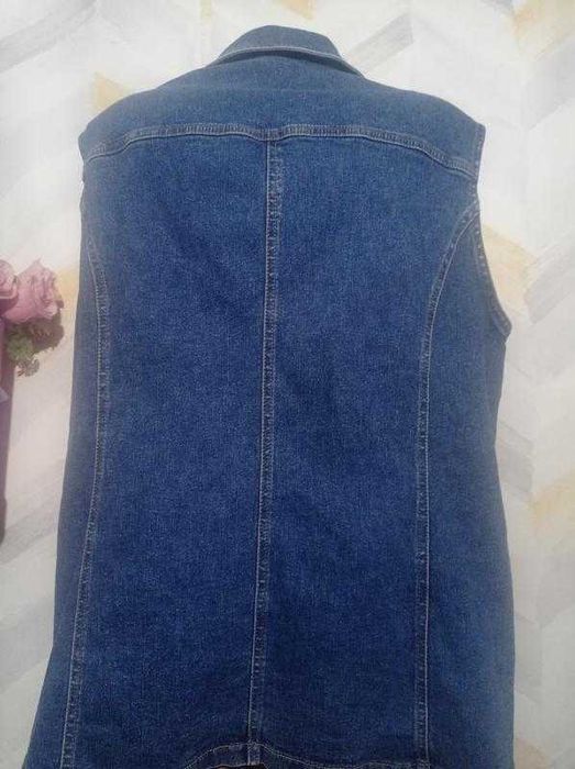 Жилетка джинсова р 20-22 хххл
