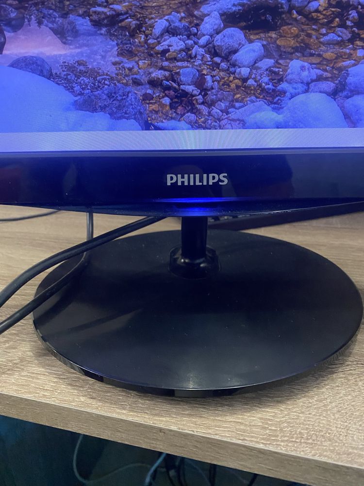 Монитор Philips