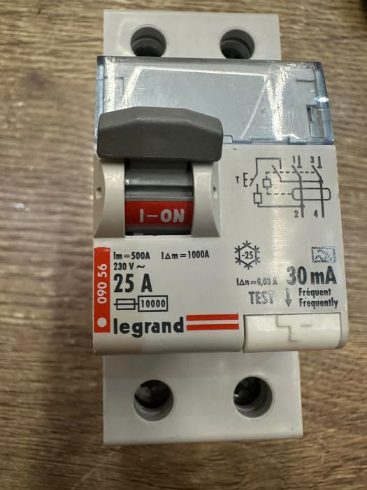 Wyłącznik różnicowoprądowy Legrand 25A