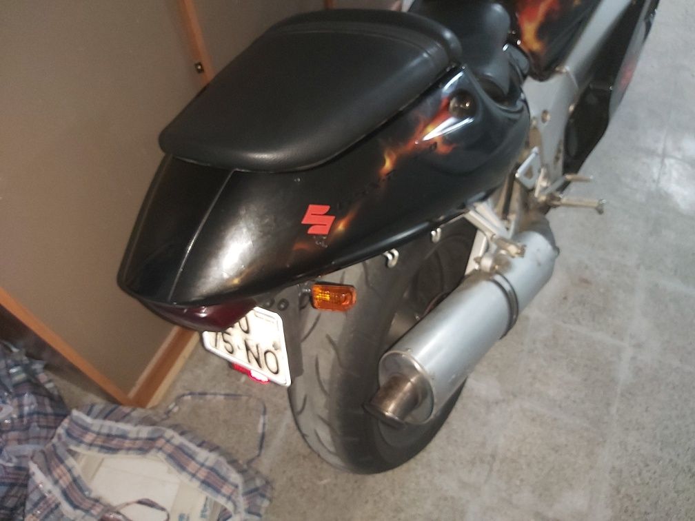 Suzuki GSXR 750 SRAD 1999