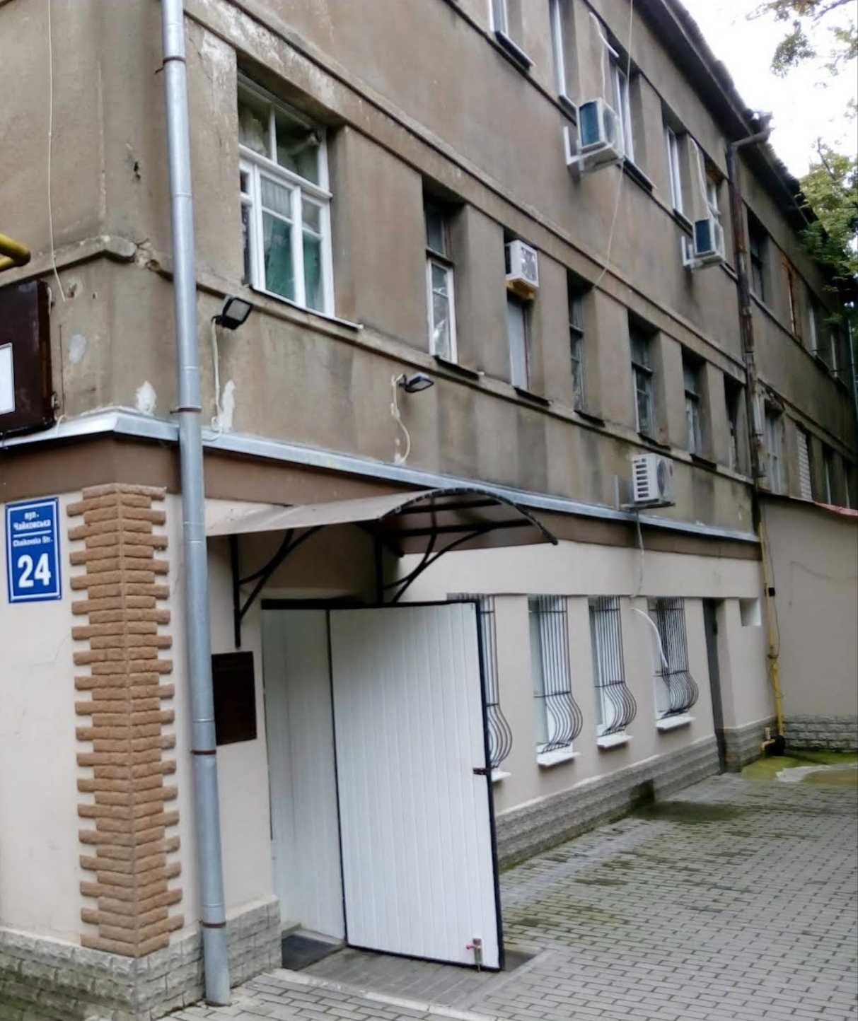 Продам 2 комнатную гостинку в центре,метро Ярослава Мудрого VI