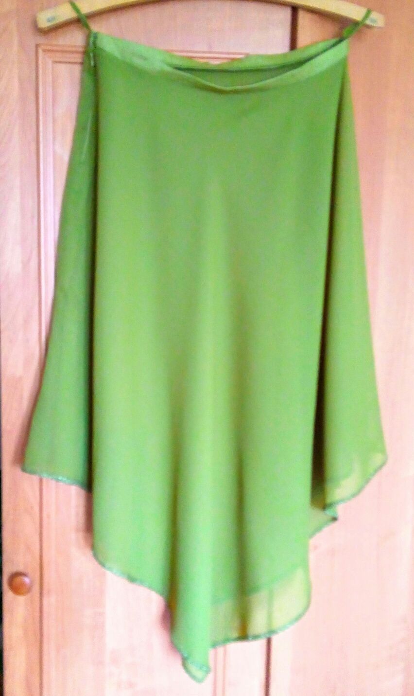 Новый дорогой шифоноаый комплект:блуза и юбка.