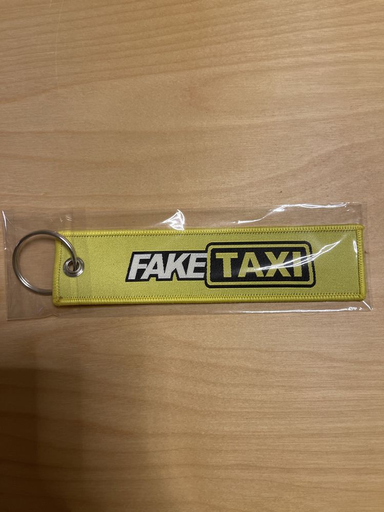 Brelok Faketaxi tekstylny