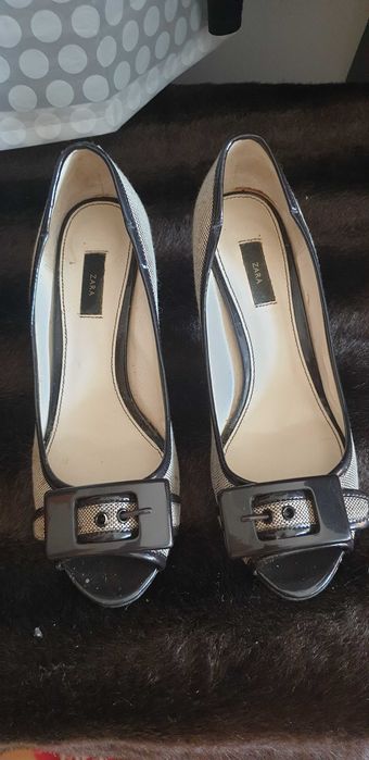 Sapato peep toe da Zara