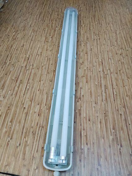 СУПЕРЦЕНА! Светильник линейный Led IP65 1200 мм +2 LED лампы Т8