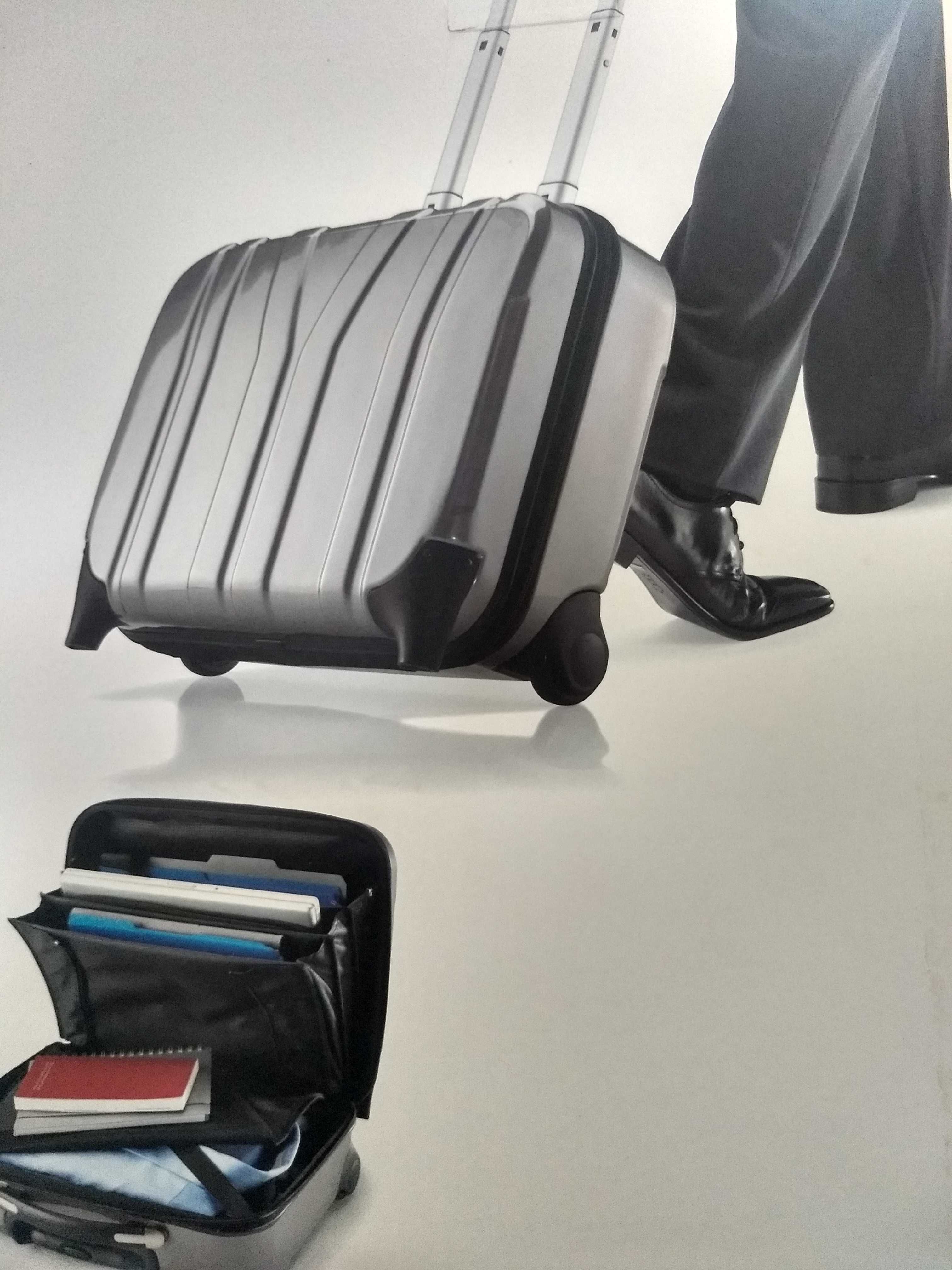 Продам американский портфель Brookstone dash rolling office