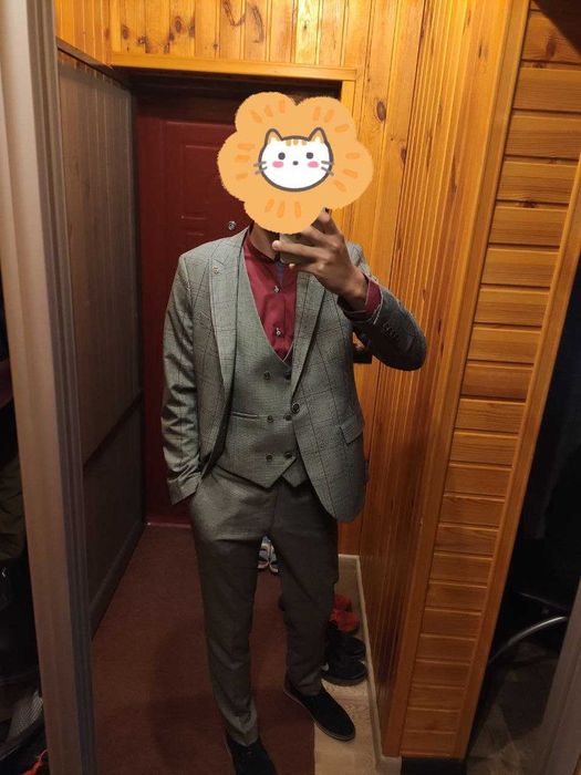 Костюм трійка, класичний костюм, костюм на випускний