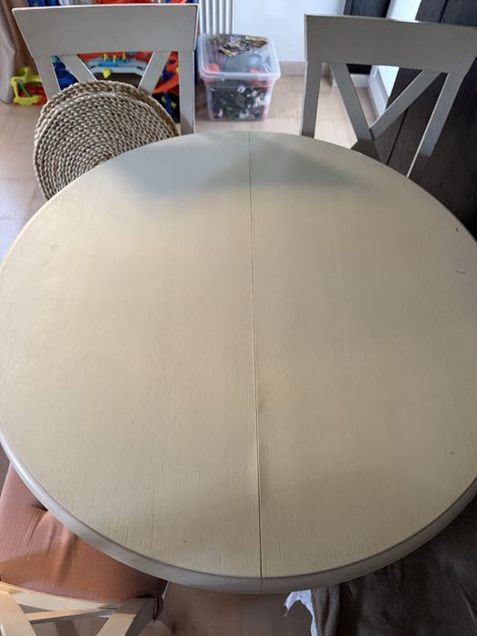 Stół okrągły z 4 krzesłami