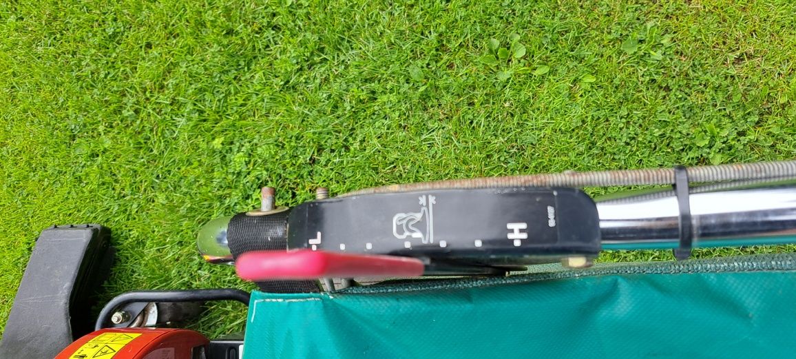 Odkurzacz do liści i trawy Toro z napędem briggs&stratton 5.5 km