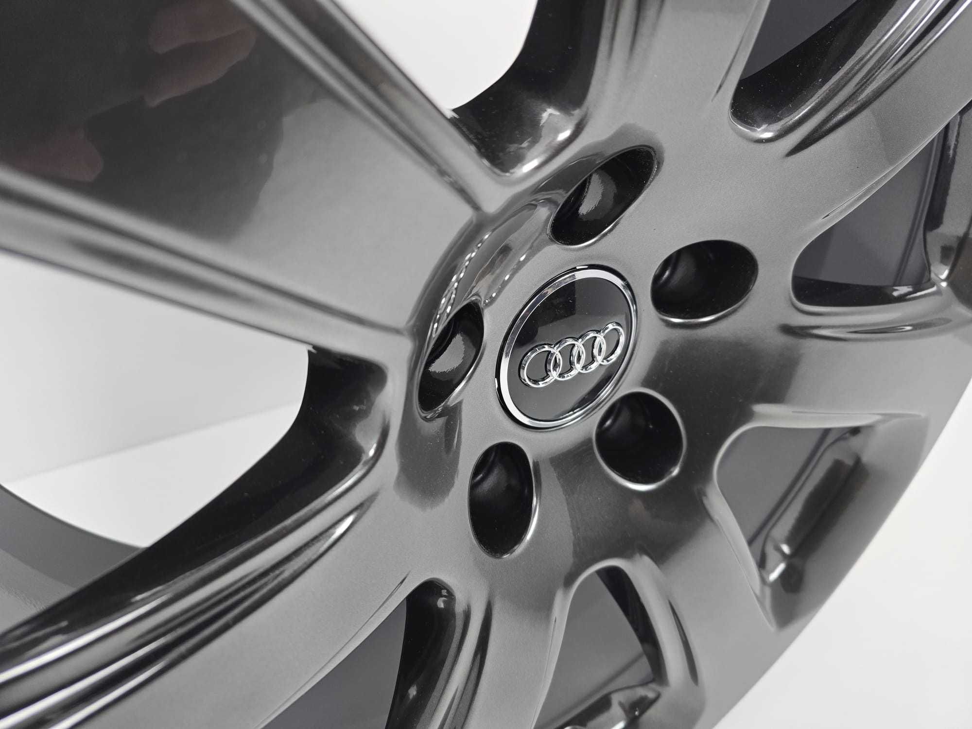 FABRYCZNIE NOWE Oryginalne Felgi Audi 17" A4 A5 A6 A8 Q2 Q3 Q5