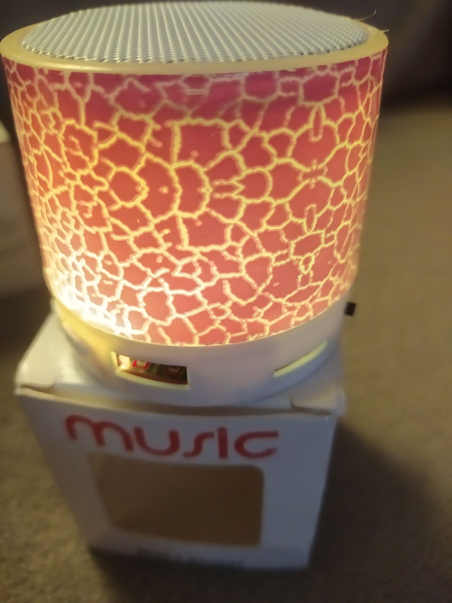 Nowy minigłośnik bluetooth różowy