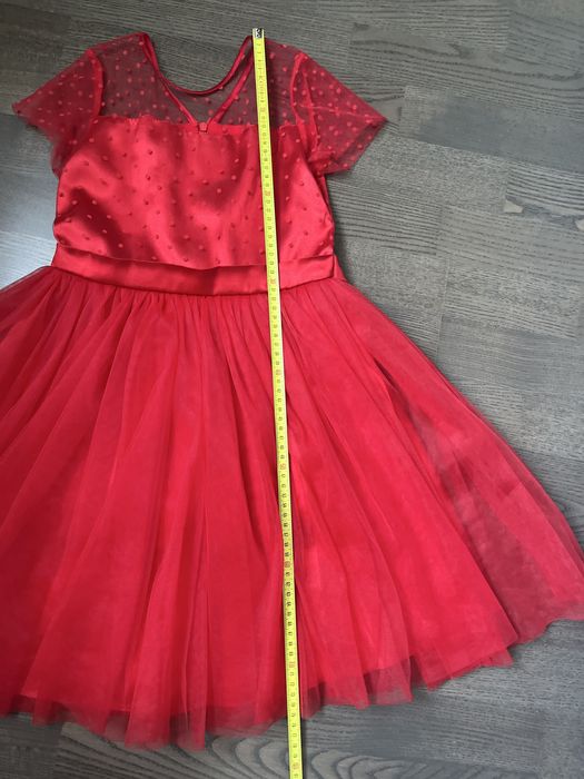 Святкове червоне плаття на 7-8 років, 128 розмір
